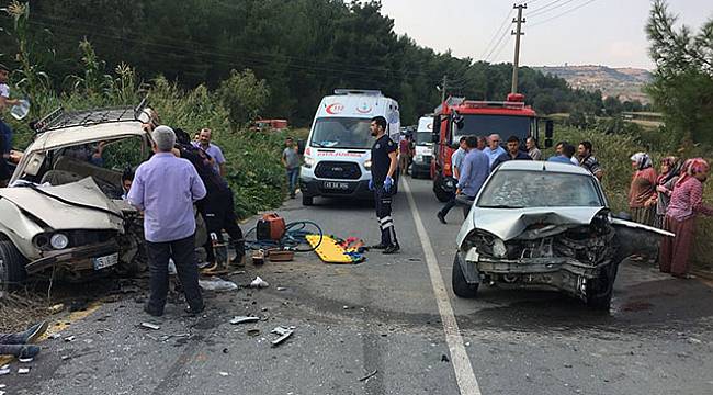 2 otomobil çarpıştı: 7 yaralı
