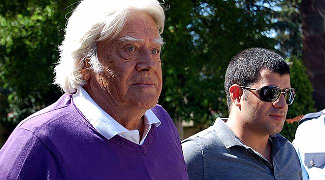 Cüneyt Arkın yoğun bakıma alındı