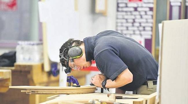 İş kuran gence 8 bin 402 lira.