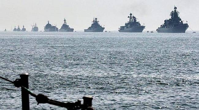 Suriye&#039;de sıcak gelişme! Rusya en büyük savaş filosunu Akdeniz&#039;e indirdi