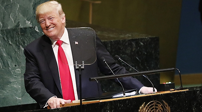 Dünya liderleri Trump'a güldü
