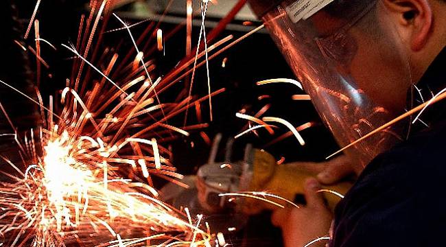 Sanayi üretimi Temmuz'da yüzde 5,6 arttı
