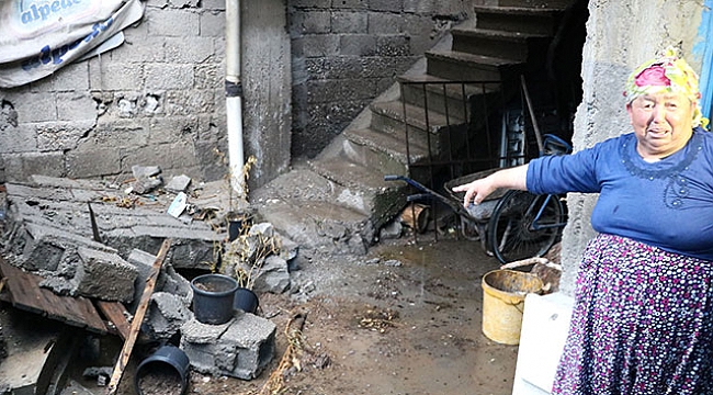 4 yaşındaki çocuk yıkılan bahçe duvarının altında kaldı