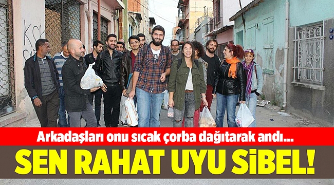 İzmir&#039;de evsizlere sıcak çorba dağıtan Sibel, ölüm yıl dönümünde anıldı
