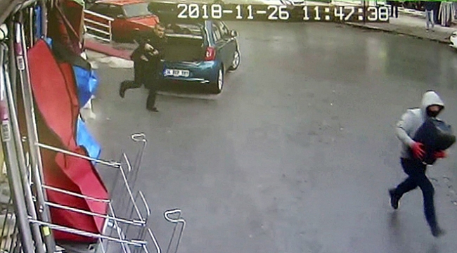 Başakşehir'de 4,5 kilo altının çalınma anı kamerada