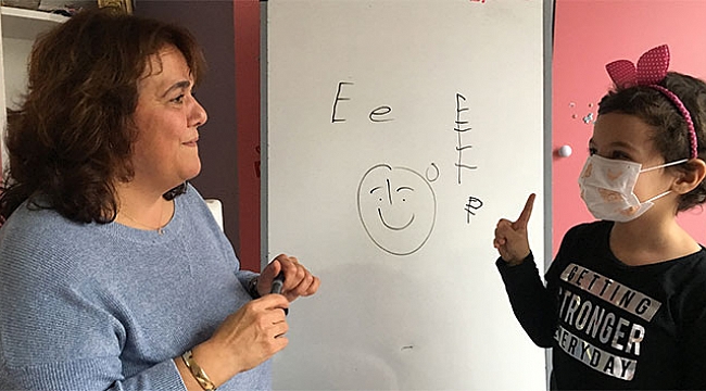 Lösemi hastası minik Medine öğretmenine kavuştu