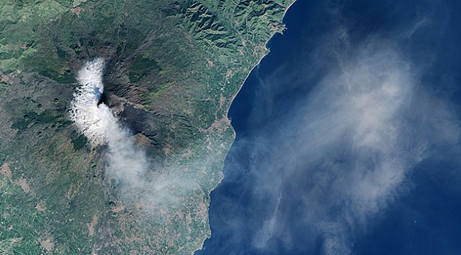 Etna Yanardağı yeniden faaliyete geçti