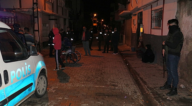 İzne gelen askeri önce pompalı tüfekle yaraladılar sonra defalarca bıçakladılar