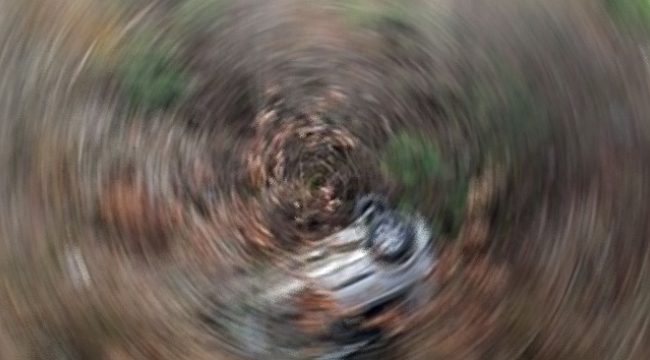 Yoldan çıkarak vadiye uçtu: 7 ölü, 3 yaralı