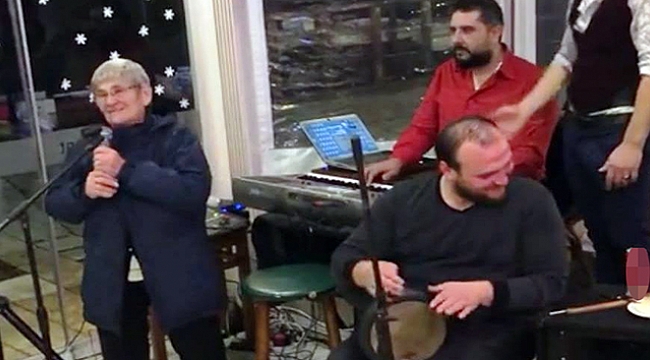 Canan Karatay 2019'a şarkı söyleyerek girdi