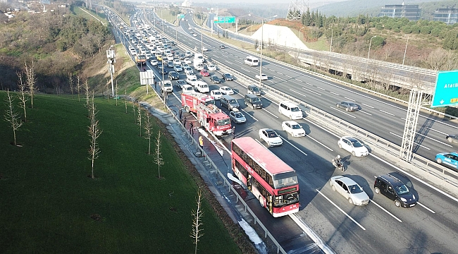 Çift katlı otobüste yangın