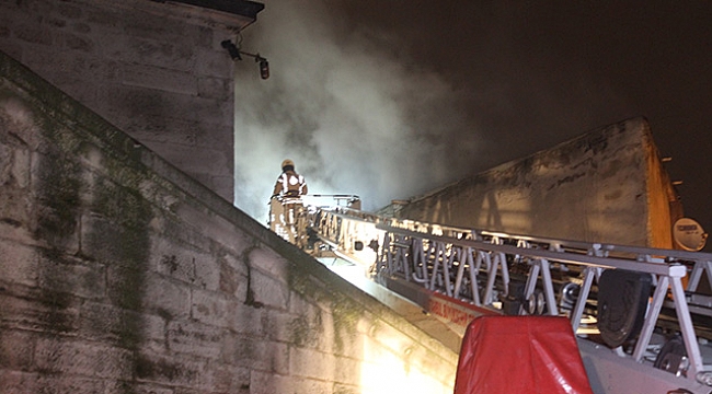 Fatih'te çıkan yangında 1 kişi hayatını kaybetti