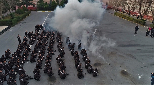 Gece kartallarının zorlu eğitimi havadan görüntülendi