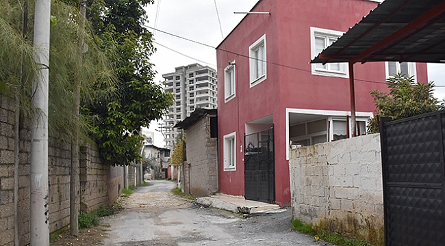 'Gizemli kazı' bitti, 'kırmızı ev' kaderine terk edildi