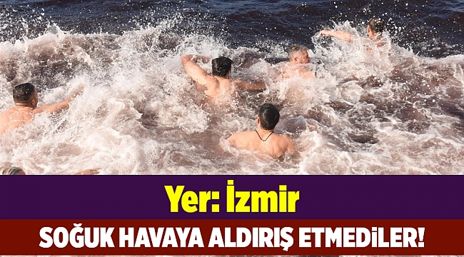 İzmir'de denizden haç çıkarma töreni