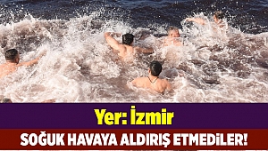İzmir'de denizden haç çıkarma töreni