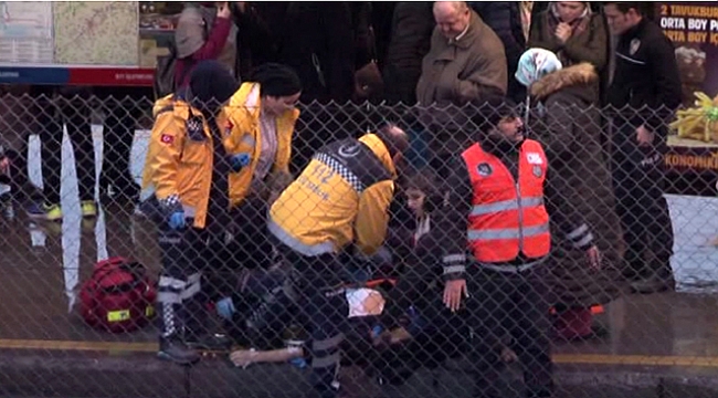 Metrobüs bir vatandaşa çarptı