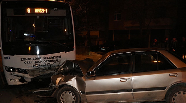 Otomobil halk otobüsüne çarptı: 1 yaralı