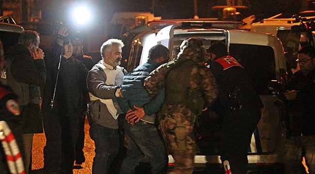 Tartıştığı aileye ve etrafa ateş açtı