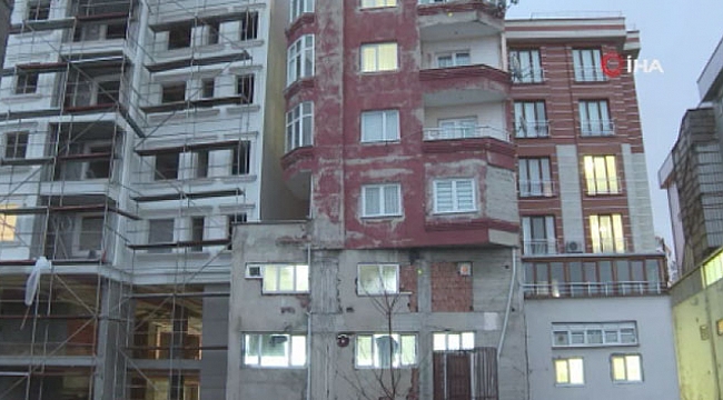 9 katlı bina görenleri hayrete düşürdü.