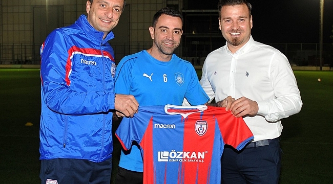 Altınordu'dan Xavi'ye forma hediyesi