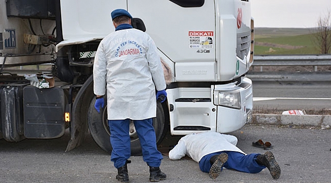 Arızayı gidermek için tırın altına girdi, hayatını kaybetti