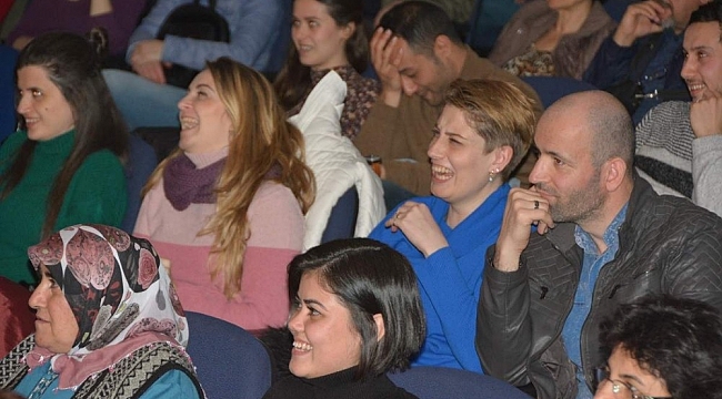 Cem İşçiler'den Aliağa'da kahkaha tufanı