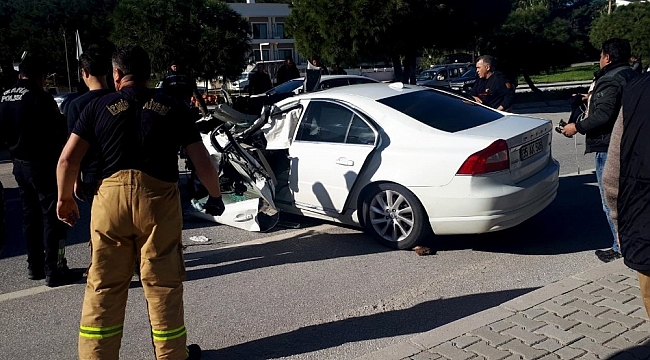 Çeşme&#039;de, temizlik aracına arkadan çarpan sürücü yaralandı