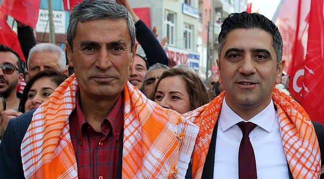 CHP İzmir'de Menderes ilçe başkanı istifa etti