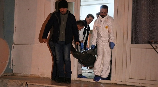Dehşet! 4 çocuğunun önünde karısının boğazını kesti