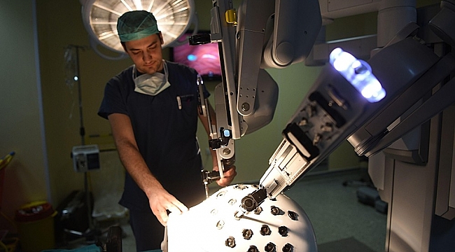 Ege Üniversitesi, geleceğin robotik cerrahlarını yetiştiriyor