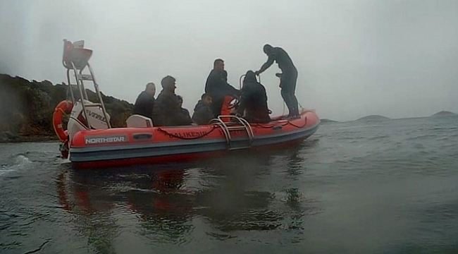 Fırtınanın sürüklediği göçmenleri itfaiye kurtardı