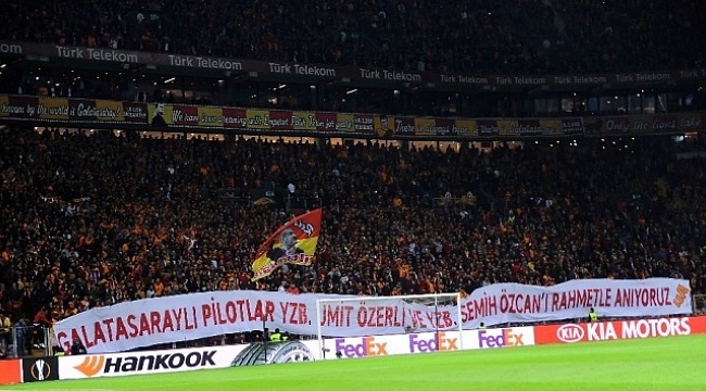 Galatasaray taraftarından anlamlı pankartlar