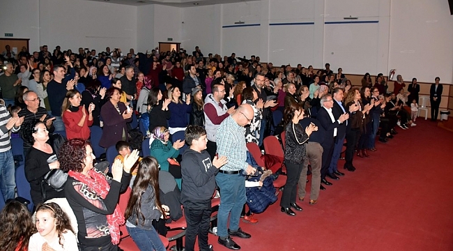 İkinci Bahar, Aliağalıları kahkahaya boğdu