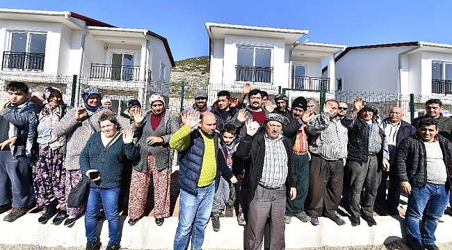 İzmir'de Başkan Kocaoğlu'ndan heyelan bölgesine ev müjdesi