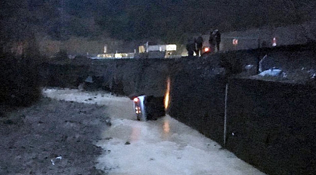 Otomobil dere yatağına uçtu: 3 yaralı