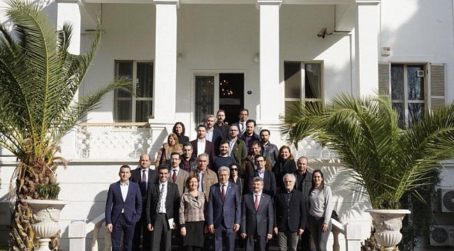 Rektör Prof. Dr. Budak, Ege Üniversitesi mezunu iş insanlarını ağırladı