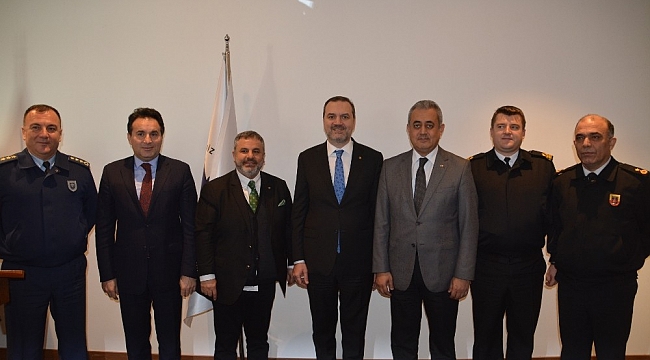 Sanayi kenti Aliağa, Yunanistan ve Mısır'a yakıt ikmalde rakip oluyor