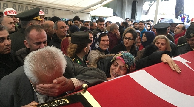 Şehit yüzbaşıya İzmir&#039;den hüzünlü veda