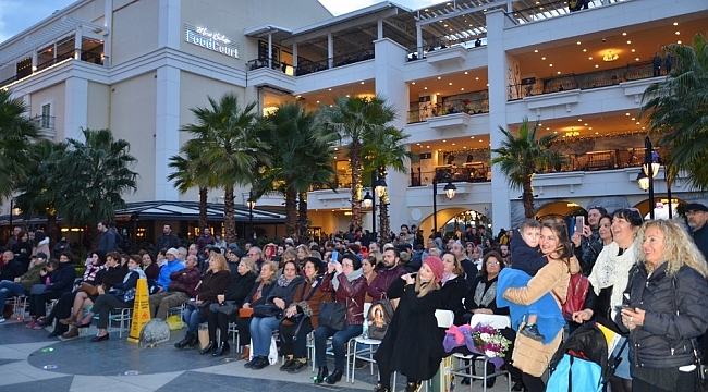 Sevgililer Gününde dans coşkusu