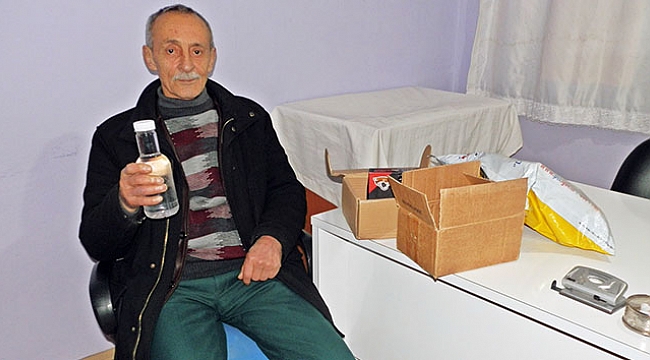 Telefon kazandığını sandı, paketten su şişesi çıktı