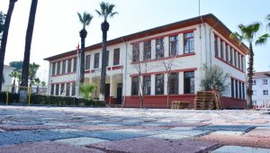 Torbalı Belediyesi'nden tarihi okula özel dokunuş