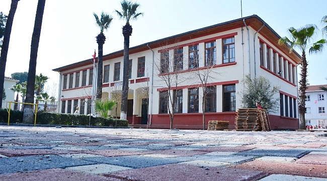 Torbalı Belediyesi'nden tarihi okula özel dokunuş