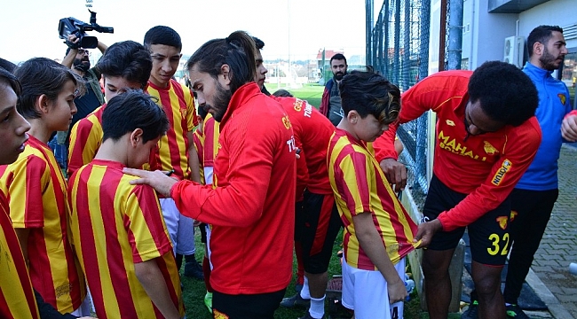 Torbalı'da öğrencilere Göztepe jesti