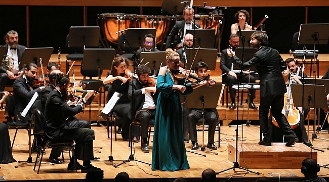 Yaşar Üniversitesi oda orkestrasından Romanlar konseri