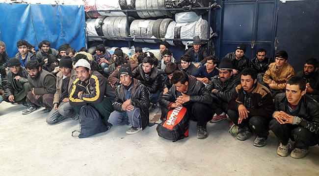 15 kişilik minibüste 40 kaçak göçmen çıktı