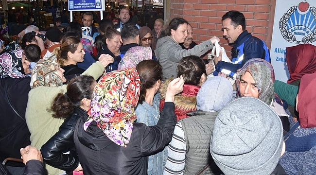 Aliağa'da 50 bin adet çevre dostu bez çanta dağıtıldı