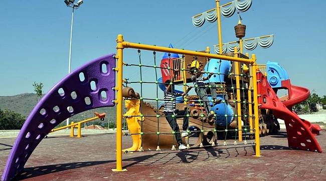 Aliağa'da çocuklara özel modern oyun parkları