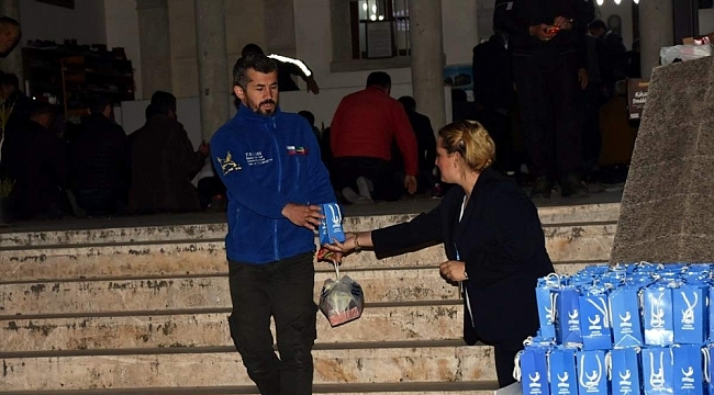 Aliağa'da kandil simidi ikramı