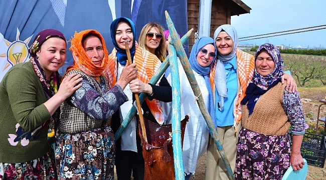 Ayşen Zeybekci, Torbalı'da kadınlarla bir araya geldi